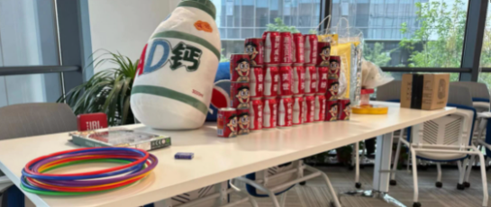【互旦小新聞】挑戰(zhàn)幼稚園游戲，沒人能保持嚴(yán)肅臉！